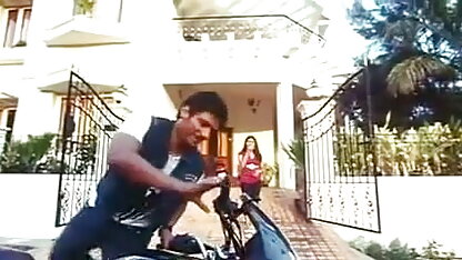 रूसी मालकिन सेक्सी मूवी फुल वीडियो एचडी बिल्ली चाटना बनाता है