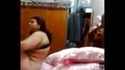 रूसी परिपक्व माँ और ब्लू फुल सेक्स बेटा