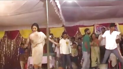 लाल बालों वाली सेक्सी पिक्चर फुल एचडी लड़की होटल में लोगों के समूह द्वारा गड़बड़