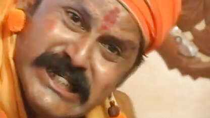 रिले इवांस उसके स्तन को लुब्रिकेट करता है और उनके बीच अपने बड़े डिक को हिलाता है सेक्सी मूवी फुल वीडियो