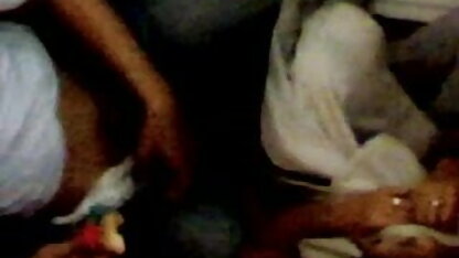 अश्लील मॉडल शैली ब्लू सेक्सी फुल वीडियो में फर्श पर पुस्तकालय में