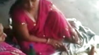 Saloma गोरे रंग के फुल हिंदी एचडी सेक्सी बाल उसके झागदार dildo